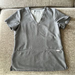 FIGS Casma 3-pocket Scrub Top - Graphite